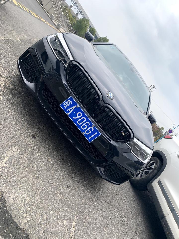 宝马5系-求教20款530尊享的车友们。有没有发现开座椅通风但是座椅发烫。一摸座椅上面和背面都烫的不行这种情况？新车5个月不到发现这种情况几次了很无语该怎么办