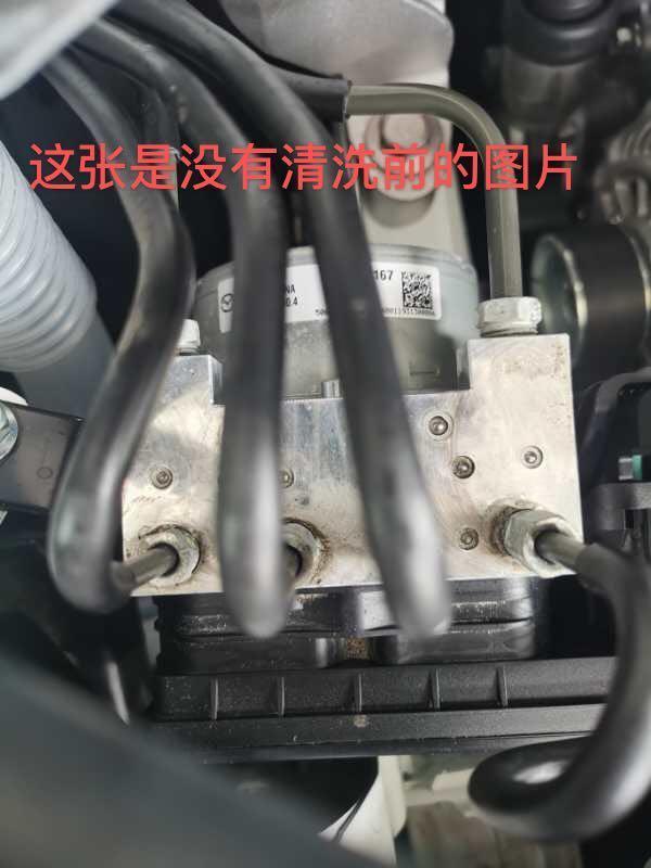 马自达cx-4-我新订的cx4在验车时发现他的abs泵不太正常，感觉是更换过的？这种情况大家觉得正常吗？前两张是新车的，没有记号笔做的记号！