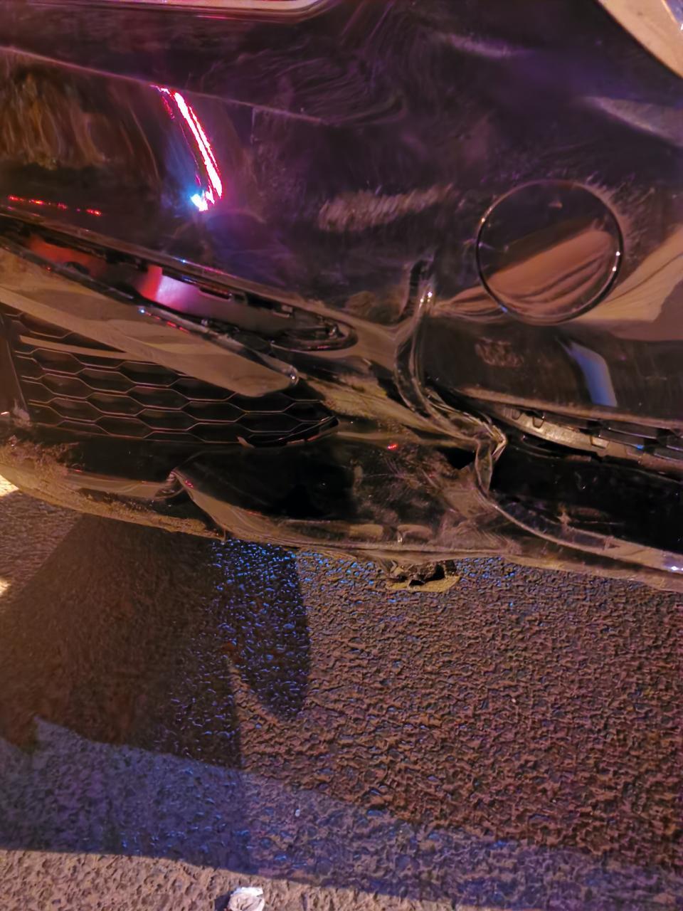 宝马5系-修下要多少钱，直接撞到警示柱了