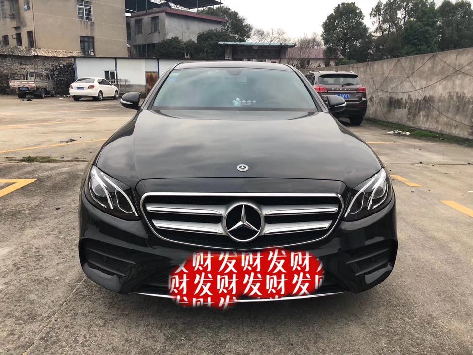 奔驰e级-自家奔驰2018 E200L  改款  2.4W公里，现在想卖  问问大家  能卖多少个啊？