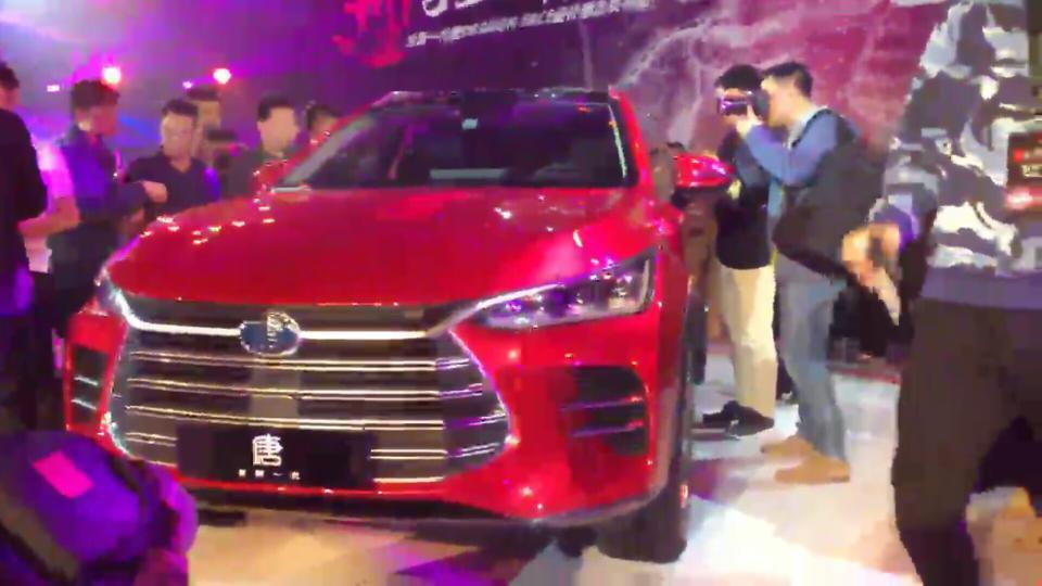 唐-259900智联创享型还有没有标配布雷博刹车，急急急