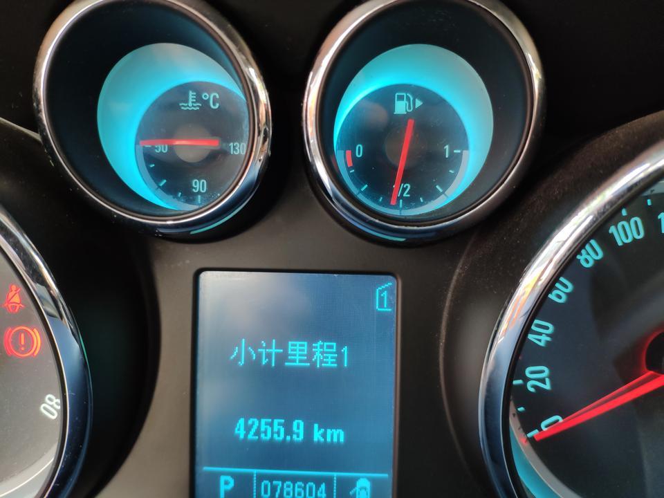 2010年别克英朗XT噪音大，发动机抖动，坐在驾驶室跟开拖拉机似的
