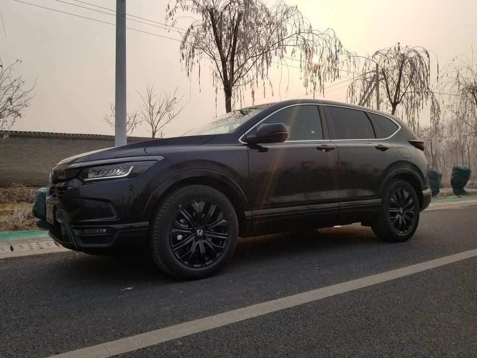 凯迪拉克xt4-买皓影中配好啊还是xt4丐版好，球球了