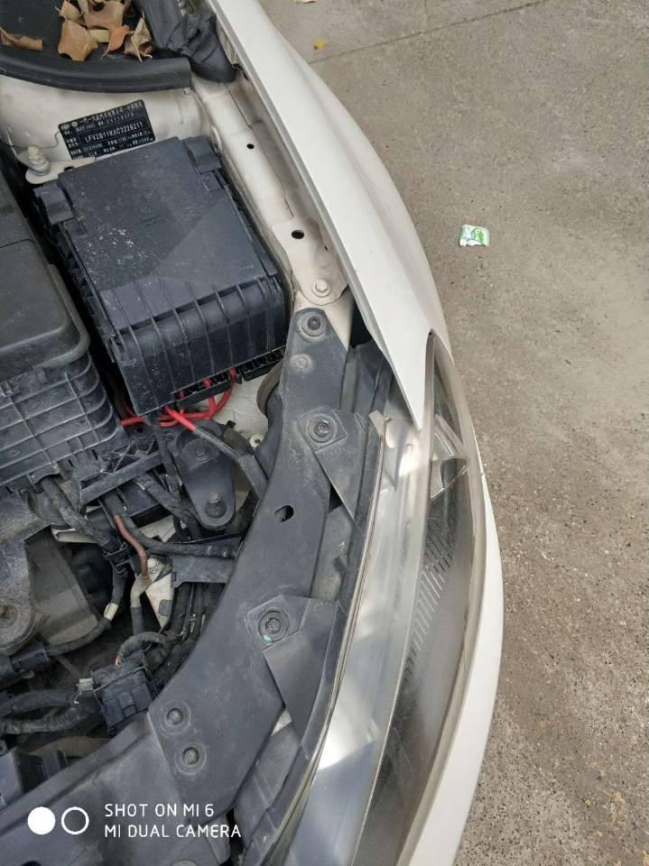 高尔夫-想买一台12年高六，1.6手动舒适，差不多13万公里实表，看过车，整车似乎没太大毛病，就是换过两个前大灯，换过前挡风玻璃，检查了前面发动机舱螺丝似乎都没动过，但是水箱框架没有标签，螺丝似乎看不出动过，另外左边前后车门都拆过，据车主说是修理刮痕。想问问大家这样一台车多少钱值得买？4.5贵吗？