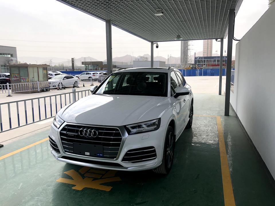 奥迪q5l-想加入兰州的车友会，有的话劳烦拉我一下。 Q5L45运动车主