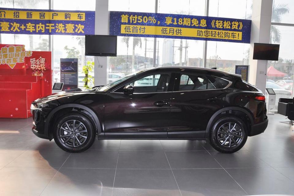 马自达cx-4-麻烦问问各位，cx4的2.0品味和2.5驾趣除了发动机两款车型配置基本一样，两款车落地价差距大么？怎么选择好呢？
品味版落地大概多少米？驾趣版落地大概得多少？
真的是麻烦各位了，真的不知道应该怎么选