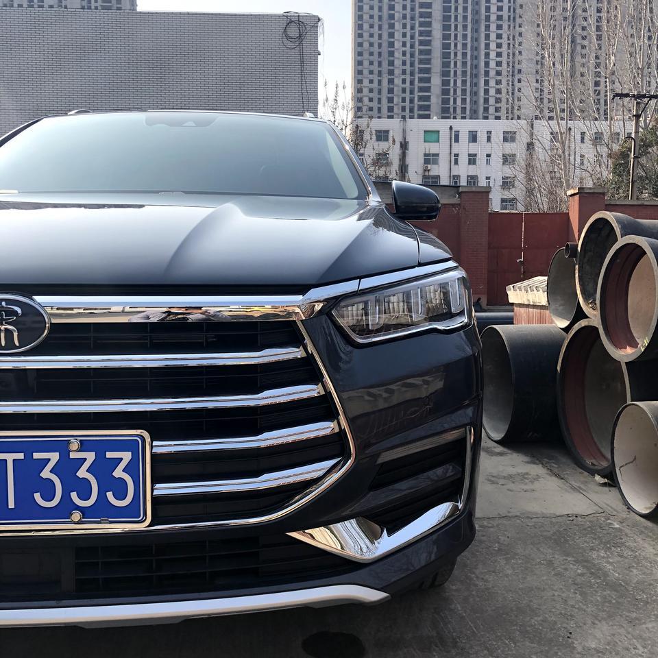宋pro-关于听音乐的问题，我想要横屏，显示歌词，可以离线，具体要怎么操作，很多APP都默认竖屏，然后蓝牙连手机歌词太小音质不太好，怎么办啊，大神们都是怎么听歌的？？