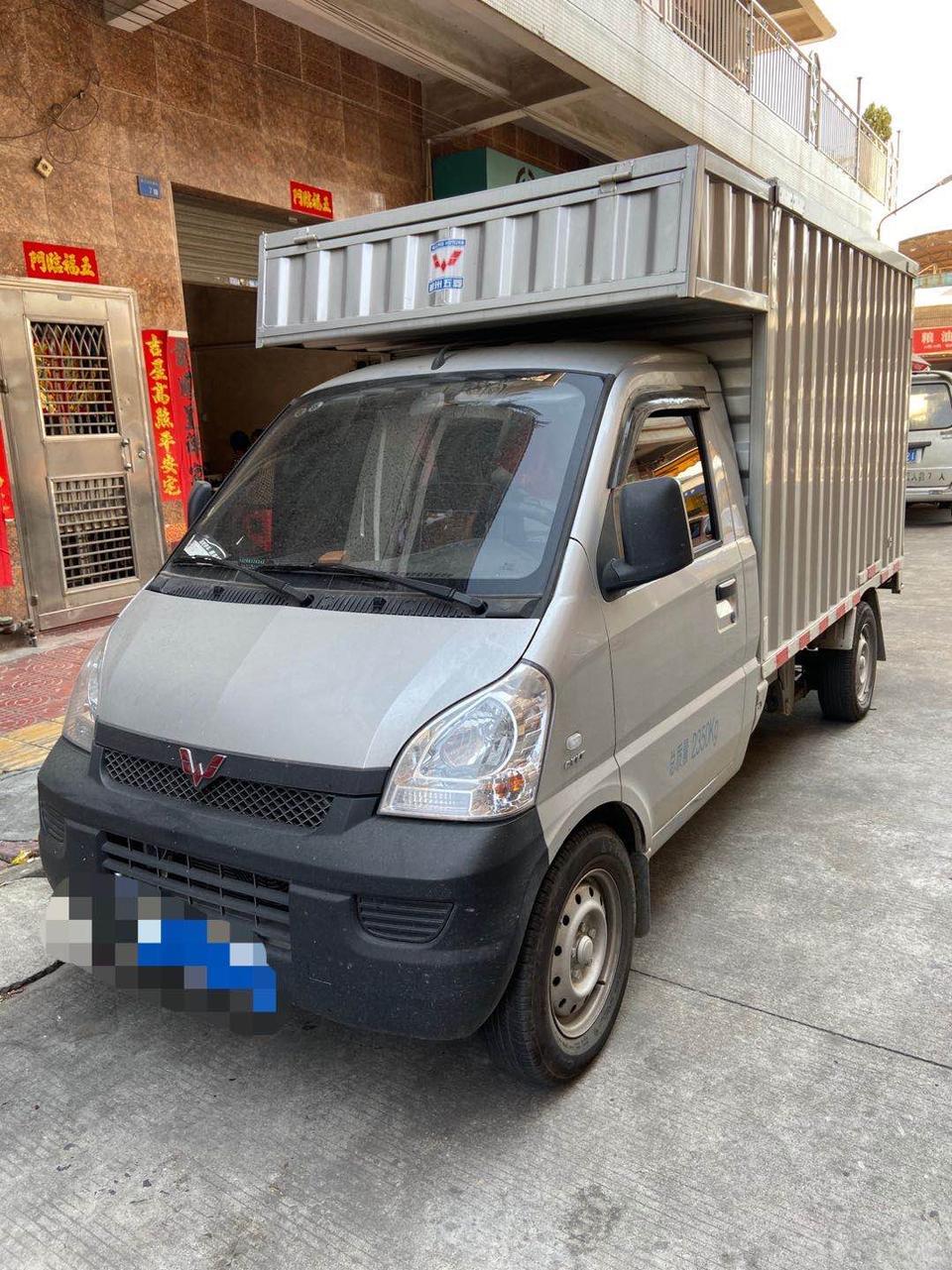五菱荣光小卡-小卡8000公里到第二次保养了 用哪种机油好点 经常拉货 2吨左右 各位大神帮忙推荐一下