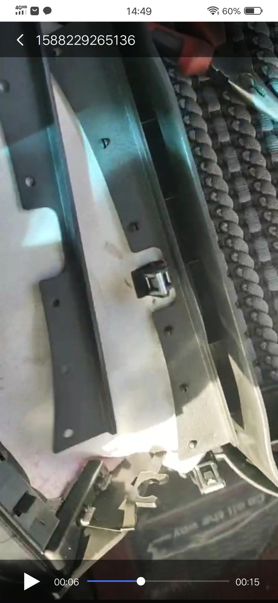 各位车友们     我买的捷途x70  到现在一年了   前两天突然从方向盘下面掉出来个塑料片   问4s店售后经理  经理说是防尘压片   让我去店里安装一下就行了  我离店一百多公里  所以就和售后经理提出在本地找个修理部安装  经理也告诉我如何拆卸了   结果仪表盘罩打开后放心这个压片是多余出来的一个   而且师傅告诉我仪表盘被动过  而且还缺一个螺丝   我感觉买的不是新车了   而且总害怕别哪天开着在掉下来个什么零件  像我这个情况应该怎么办呢？求问各位了  感谢