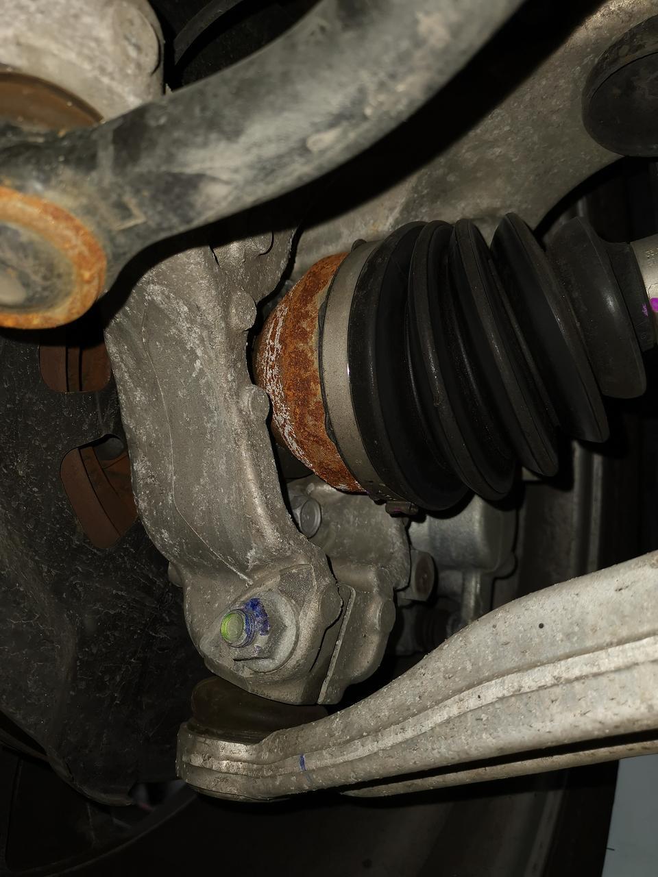 英菲尼迪qx50-qx50不到四个月，半轴生锈严重，怎么处理，大家有同样情况的吗