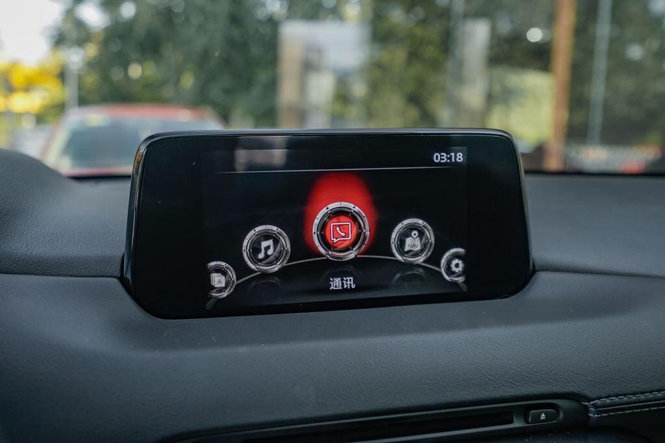 马自达cx-5-20款cx5的中控屏幕是固定的  还是说可以收进去的 ？