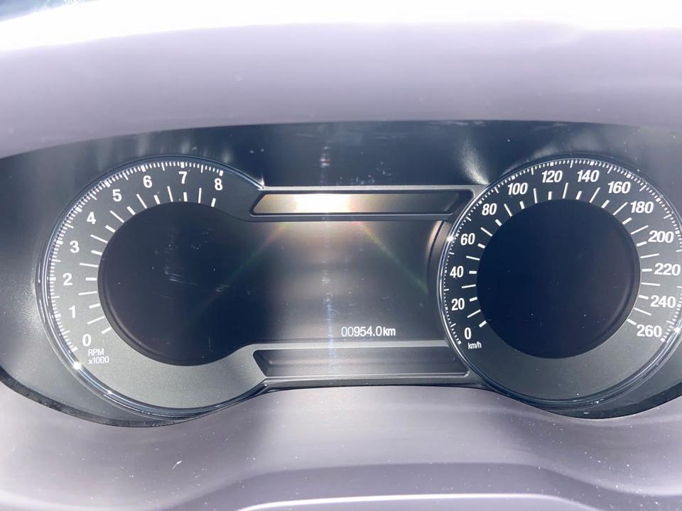 金牛座-我刚提的19款尊享型，就是中控全面屏的那款，跑了还不到1000公里。昨天坐在车里玩手机，所有的电器都没开，灯，仪表盘，中控都没亮，音乐也没开，也没给手机充电，呆了接近两小时，想走的时候车子没电了，电瓶一点电都没有了。又遇到这种情况的吗？是不是电瓶有问题？