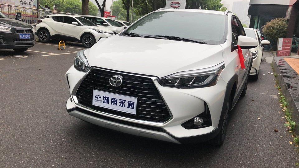 yaris l 致炫-致炫x低配裸车74800，购置6619，保险5500，上牌600.服务费3000，贷款买全部下来9万6贵吗