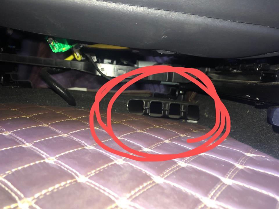 长安cs75-新75雅智座椅下面4个方孔是干嘛用的，求教。

另外分享一下我的75目前13000公里综合油耗7个多一点，市区8个多。10000公里之后感觉油耗明显下降