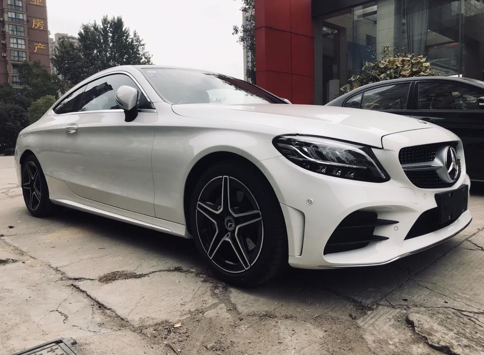 奔驰c级(进口)-奔驰c260coupe
问一下16000的红色内饰有必要装吗，
因为很喜欢，但是家里人说外面一样可以装红色的内饰，
外面装的和4s点装的会有颜色那些的差别吗