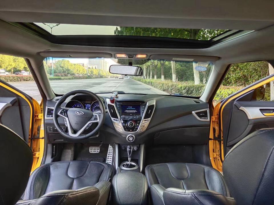 veloster飞思-2012_5进口现代飞思，   1.6排量，，豪华版，全景天窗一键启动 二手价格8万，贵不贵？