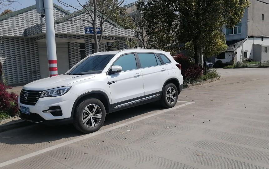 长安cs75-大神们    第二次保养需要换什么东西   
还有机油换那一好点