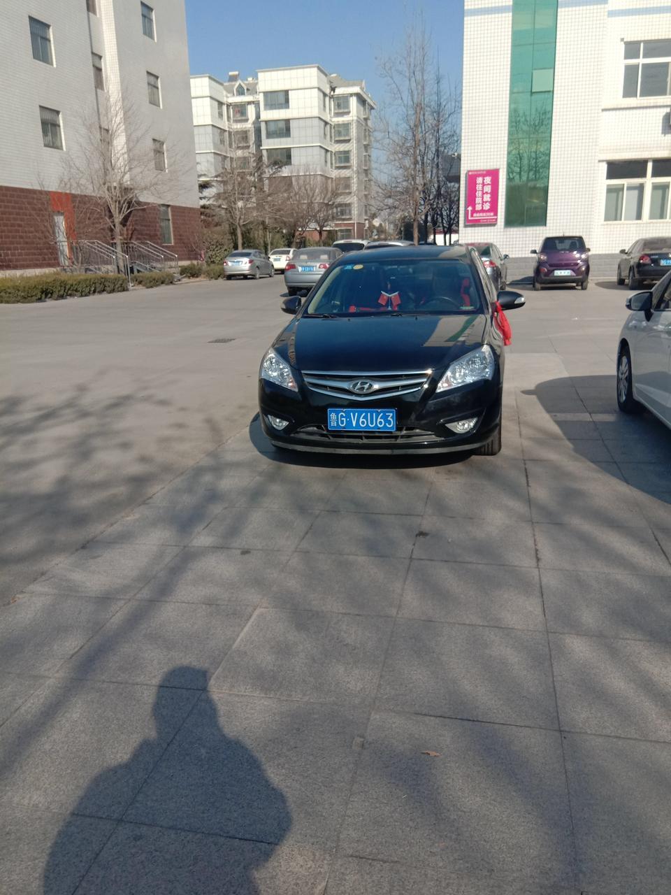 老悦动拧开机油加注口盖子上有乳化现象怎么回事？谢谢