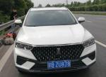 奔腾t77-高速时速80左右不小心追尾了   好像也没有中保研测试的这么吓人呀  车没事  就是中网掉了几块塑料转向灯坏了一个   引起盖一点点变形  漆都没怎么掉