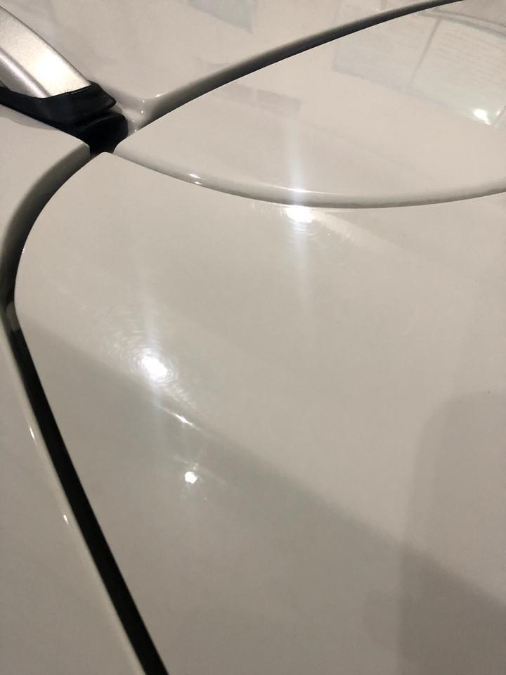 缤智-我有一个问题，新车提回来三个月，在强光下能看到明显的太阳纹，全车都有，这种情况正常吗？？