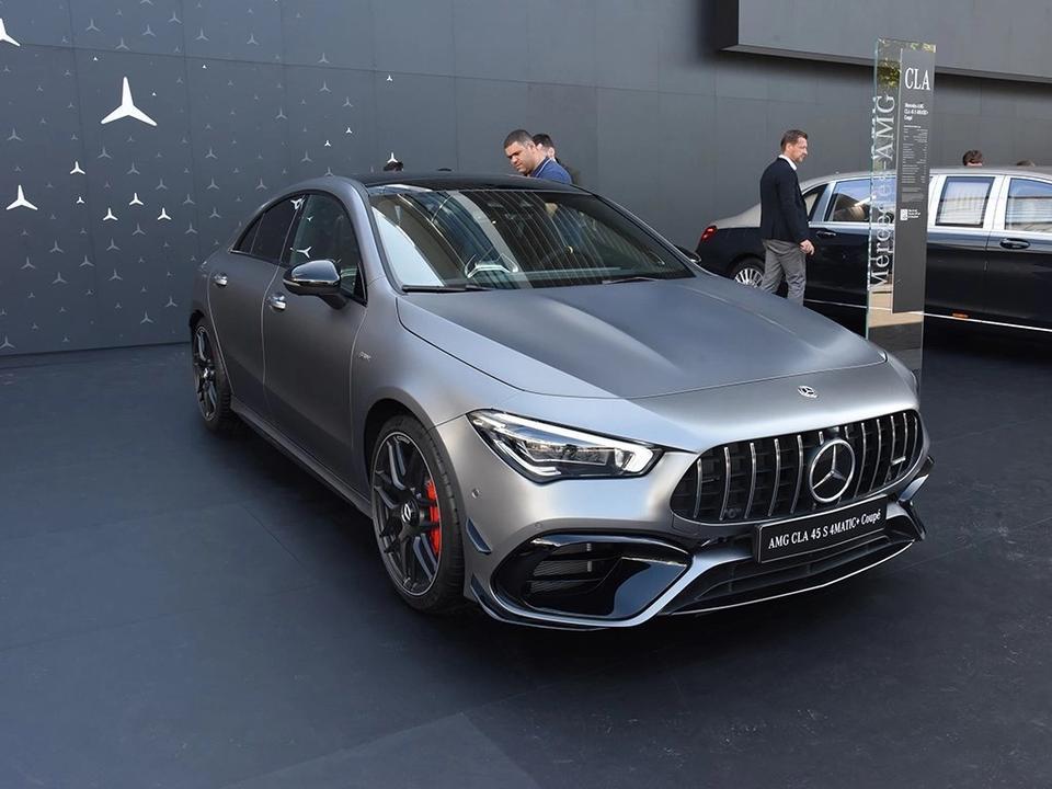 奔驰cla级amg-请问大佬们 45s什么时候上市？ 大概落地得多少？