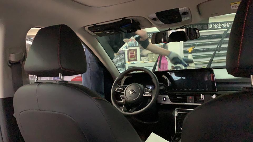 有没有会拆新款傲跑中控的。买了块带carplay的主板无从下手
