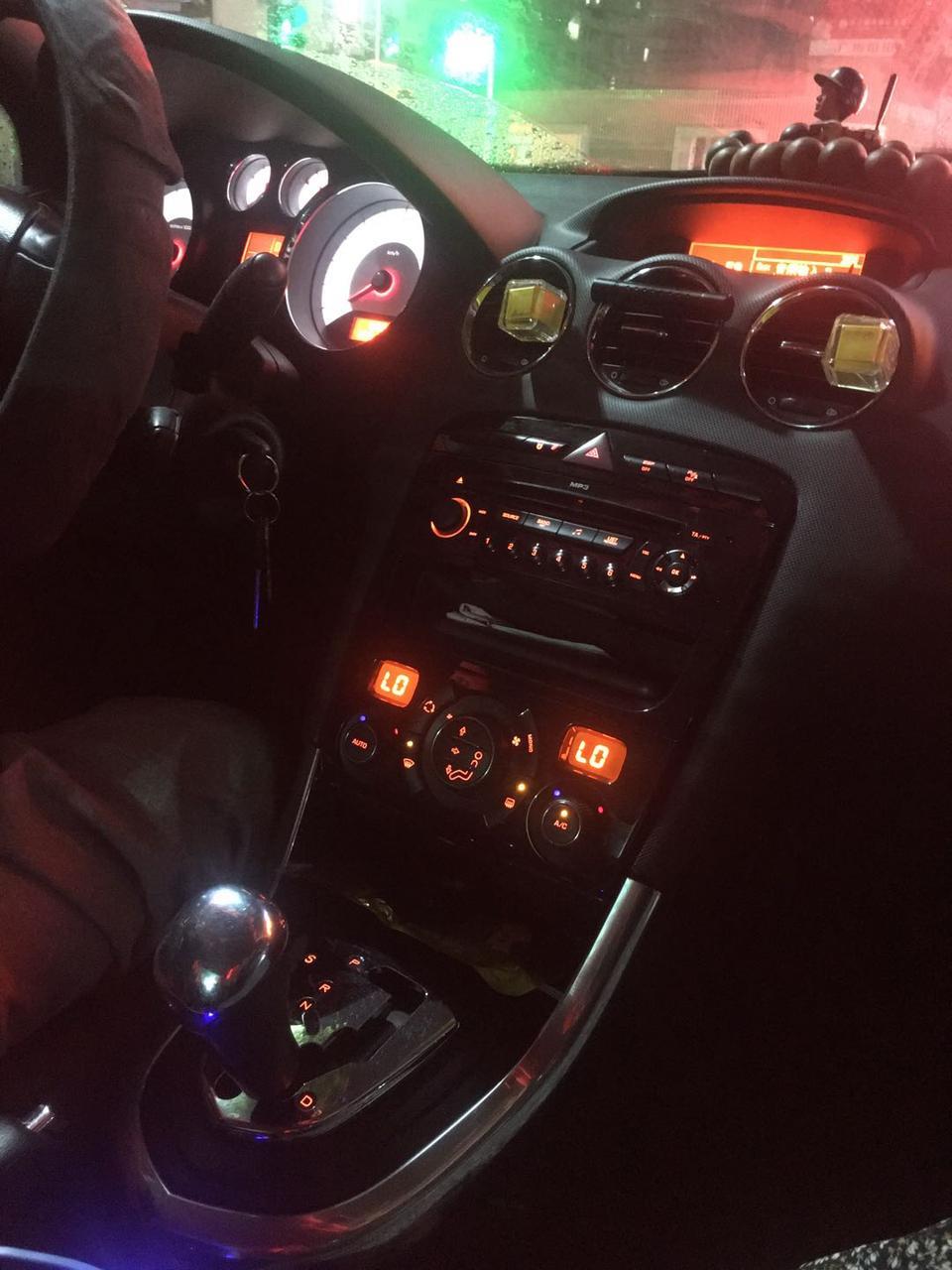 标致408-这是什么车、有请大神