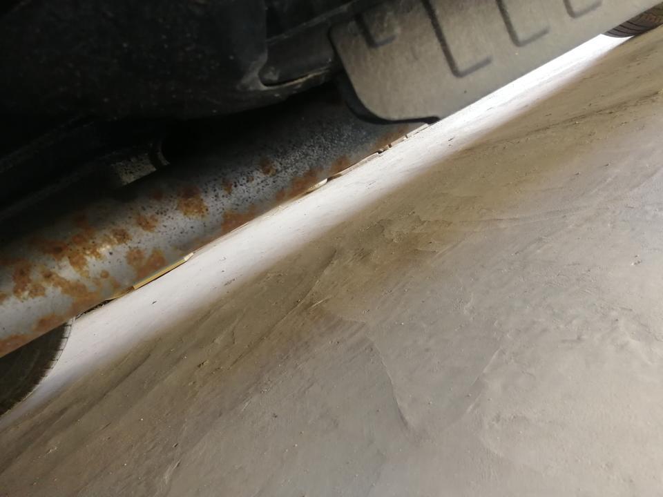 凯迪拉克xt5-新车刚半年，发现底盘排气管生锈，是个别情况还是共性问题