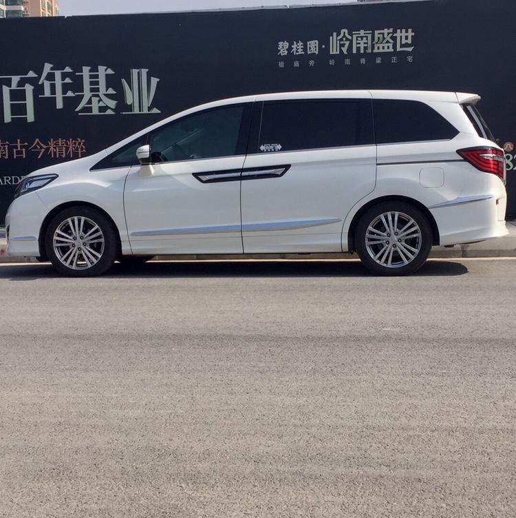 16款艾力绅在等红绿灯情况下停留在D档踩着刹车，松刹车的时候都会有顿挫，慢松快松都会有，但如果挂H档再挂D档松刹车就不会顿挫，这是什么原因，开别的车从来没有这情况