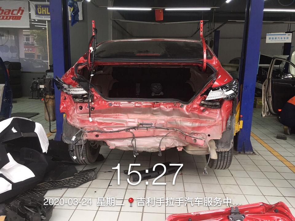 缤瑞-5个月的车被撞这样可以要折旧费嘛？