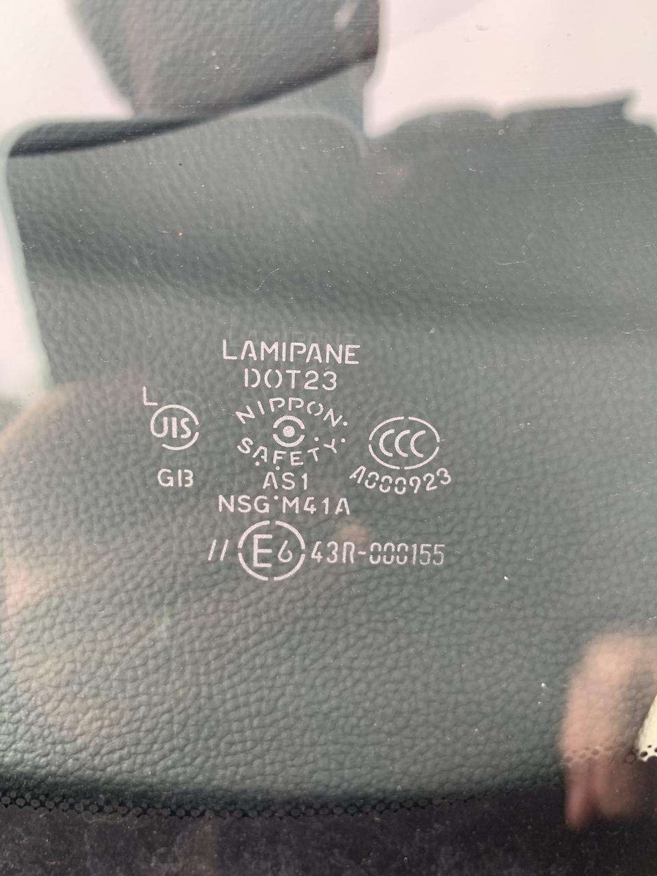 请问这是英菲尼迪Q70L原厂玻璃吗？