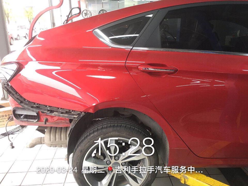 缤瑞-5个月的车被撞这样可以要折旧费嘛？