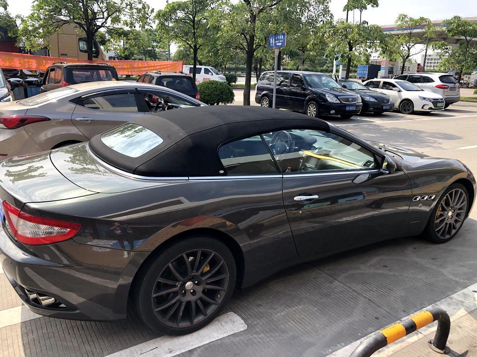 grancabrio-誰有10-12年款的gc碳纖尾翼和碳纖側裙賣？
