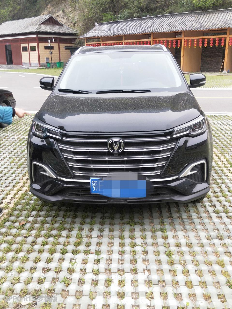 长安cs55 plus-为什么冷车起步只能慢慢走  踩油门转速高  不升档  跑个几百米就好了  是咋回事  有知道的车友吗