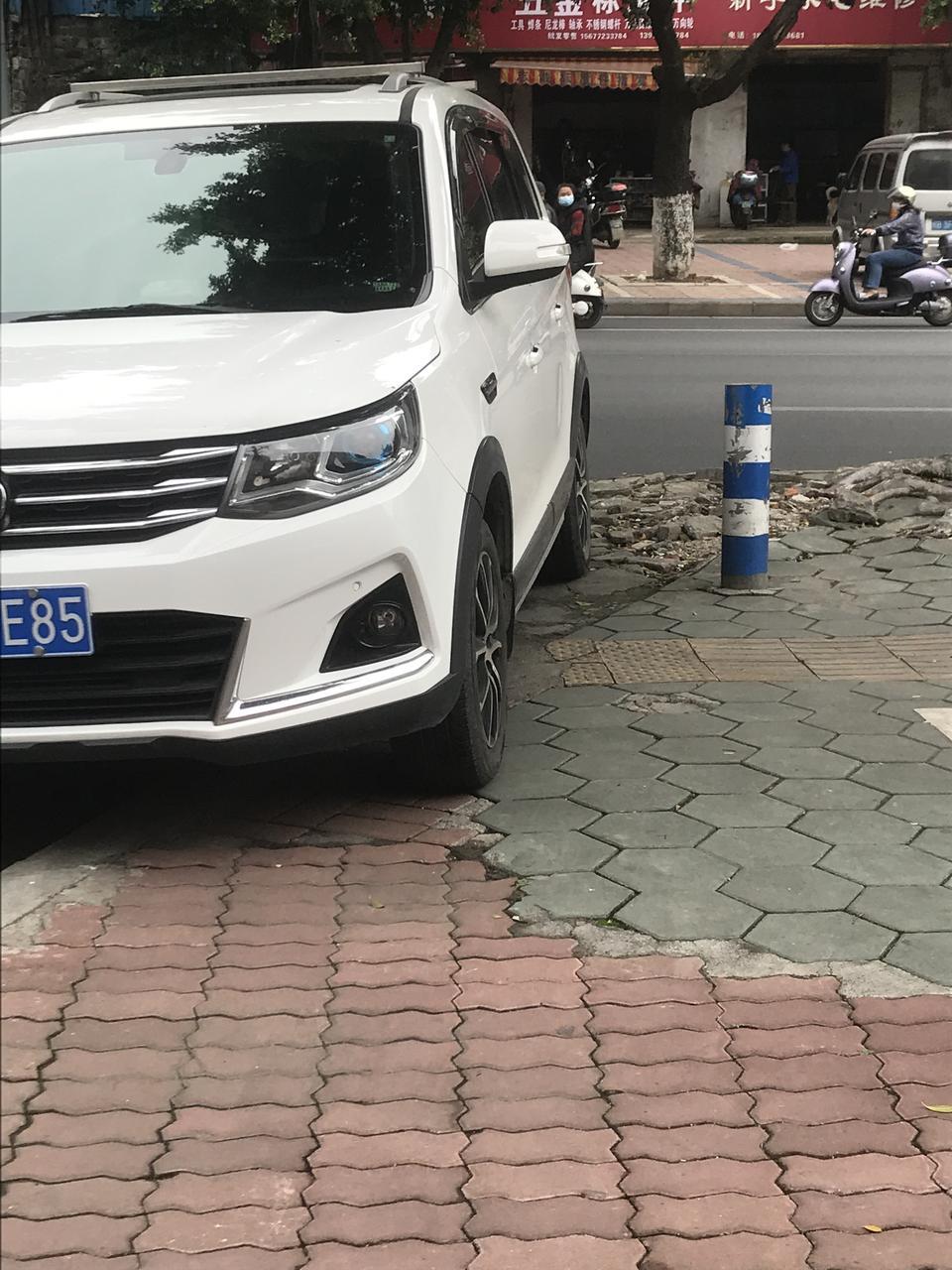 风行Sx62.0的7000公里时发现开风扇异响，有那个哒哒哒哒哒哒哒哒的声音，有大神知道的吗？还没处理，
