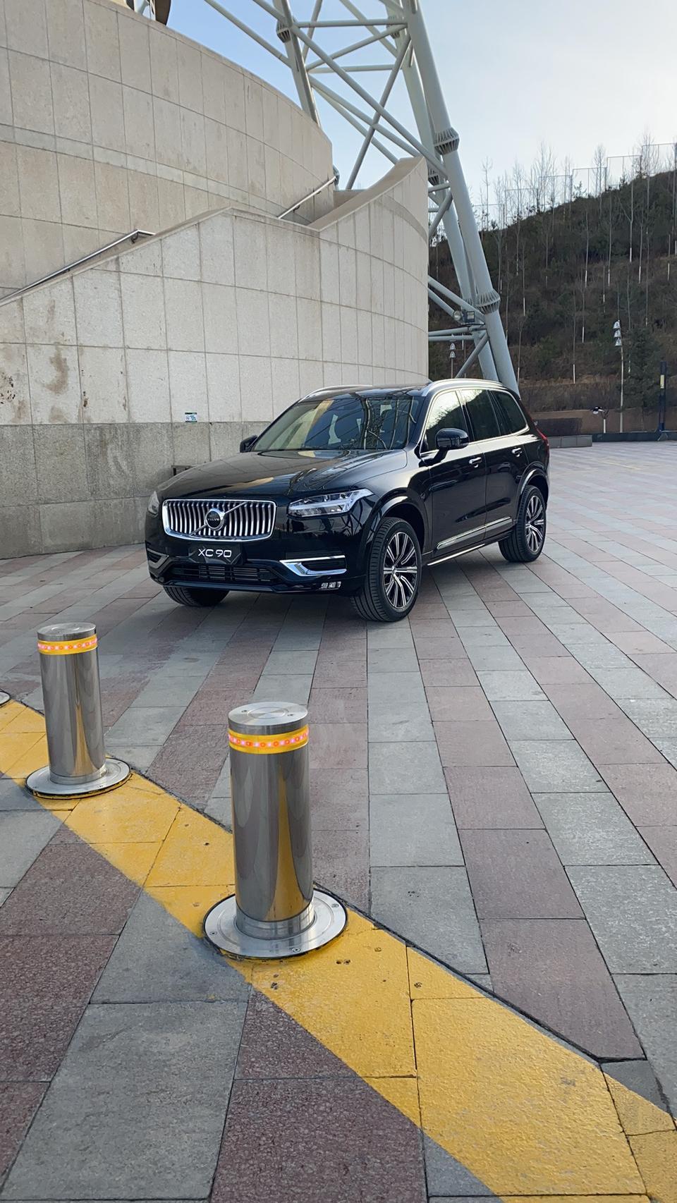 沃尔沃xc90-你们建议这车装侧踏吗。不是电动的。电动容易坏。纠结当中
