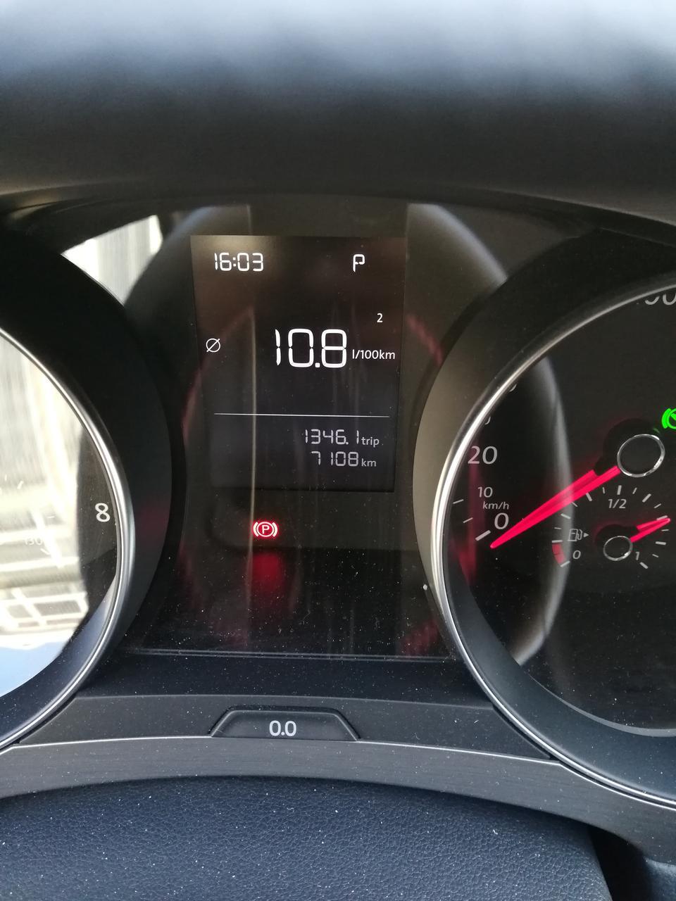 高尔夫·嘉旅-我的嘉旅每一天上下班车速最快80麦，百公里10.8升油，哪位老大给说说怎那么费啊