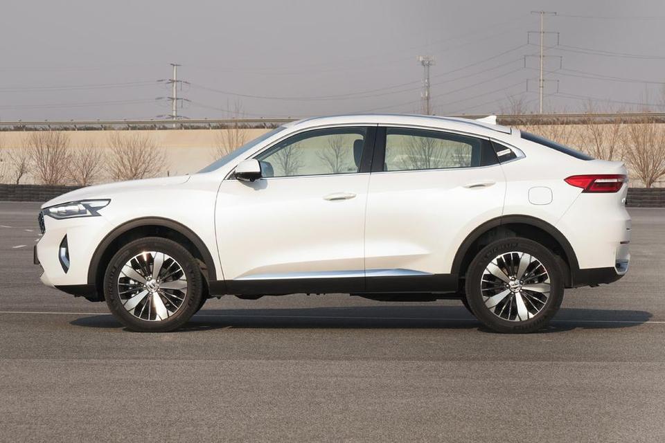 1.东风风光ix5
2.长安cs85coupe
3.哈弗F7X
4.吉利星越
这四款车一直在纠结，外观方面还是偏向于ix5。
到底怎么选，车主朋友们给提提意见，对比对比。