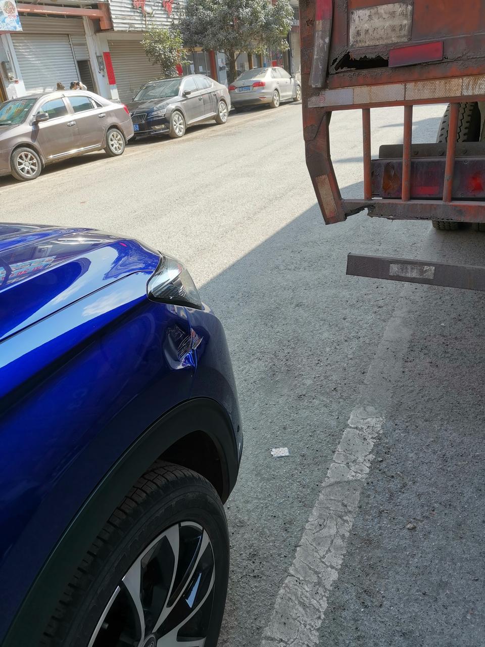 长安cs85 coupe-碰到旁边货车，像我这车前面这种经破了，已报保险，是修复好还是直接换掉，保险人说要换，但是没货，要等几个月，如果可以修复，能修成原样吗。