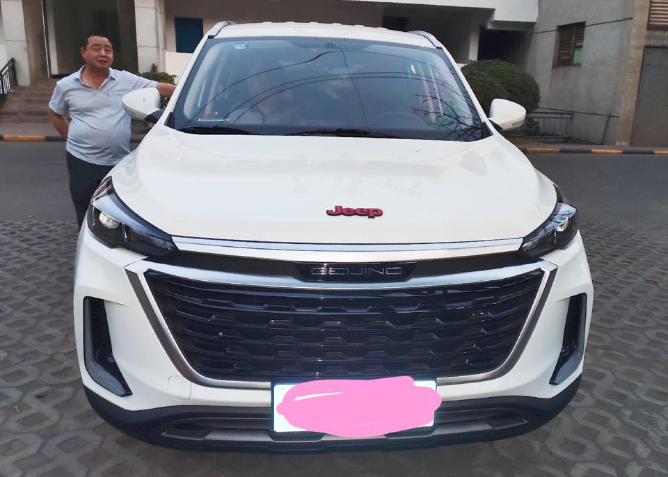 beijing·x3-各位北京智达X3的车友们，我的车是北京智达X3 6.99万   1.5T cvt荣耀款。市区路段40-60公里，跑了一次高速，平均80-90公里，请问各位车友，我的车现在表显油耗正常吗？