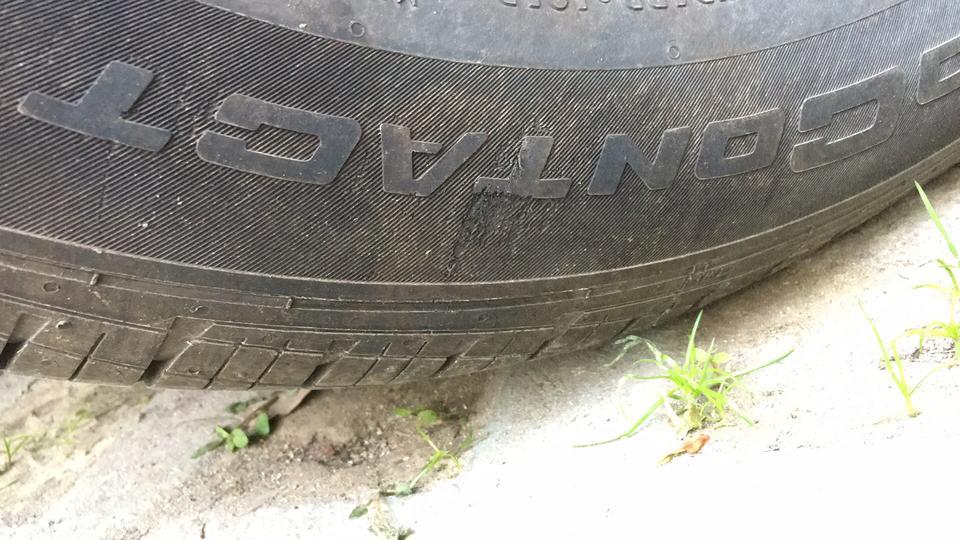 自由光-后轮胎被路牙子着磨成这样，上高速有无问题，请大神指导