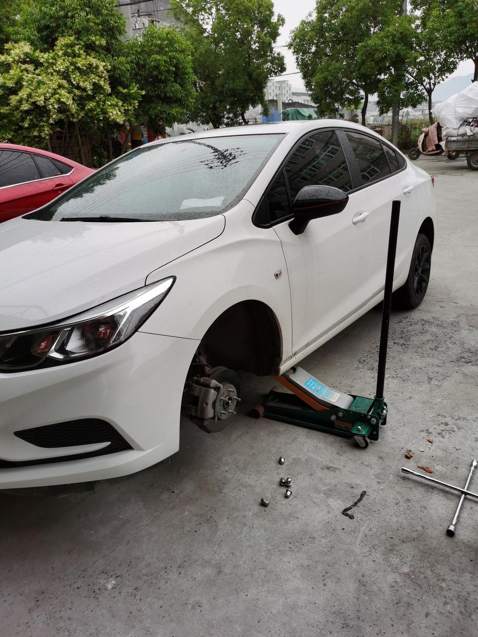 科鲁兹-请问这车保养换什么样的机油比较合适！