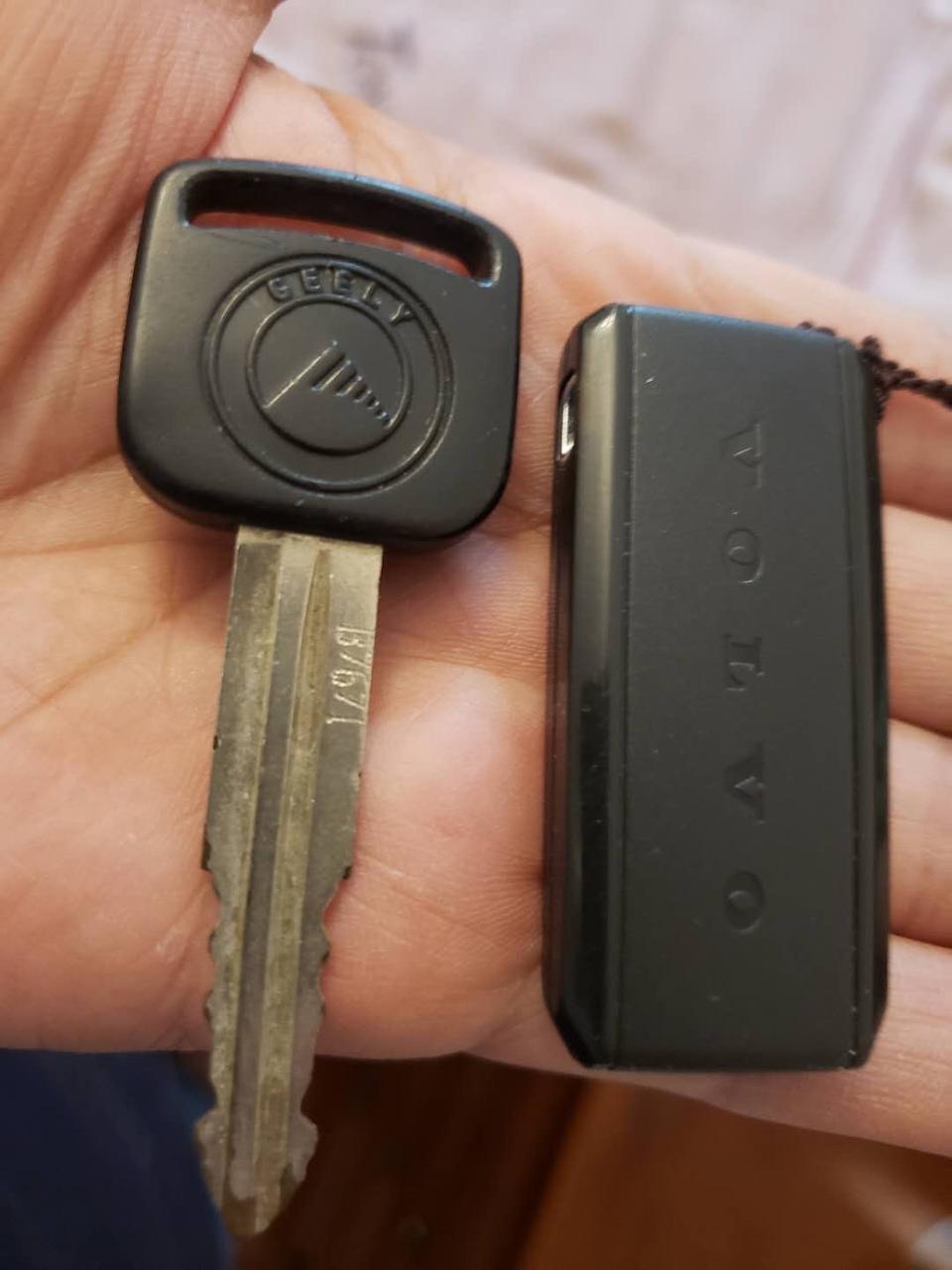 沃尔沃s90-下车后大灯延时关闭功能有吗
还有自动锁车怎么设置