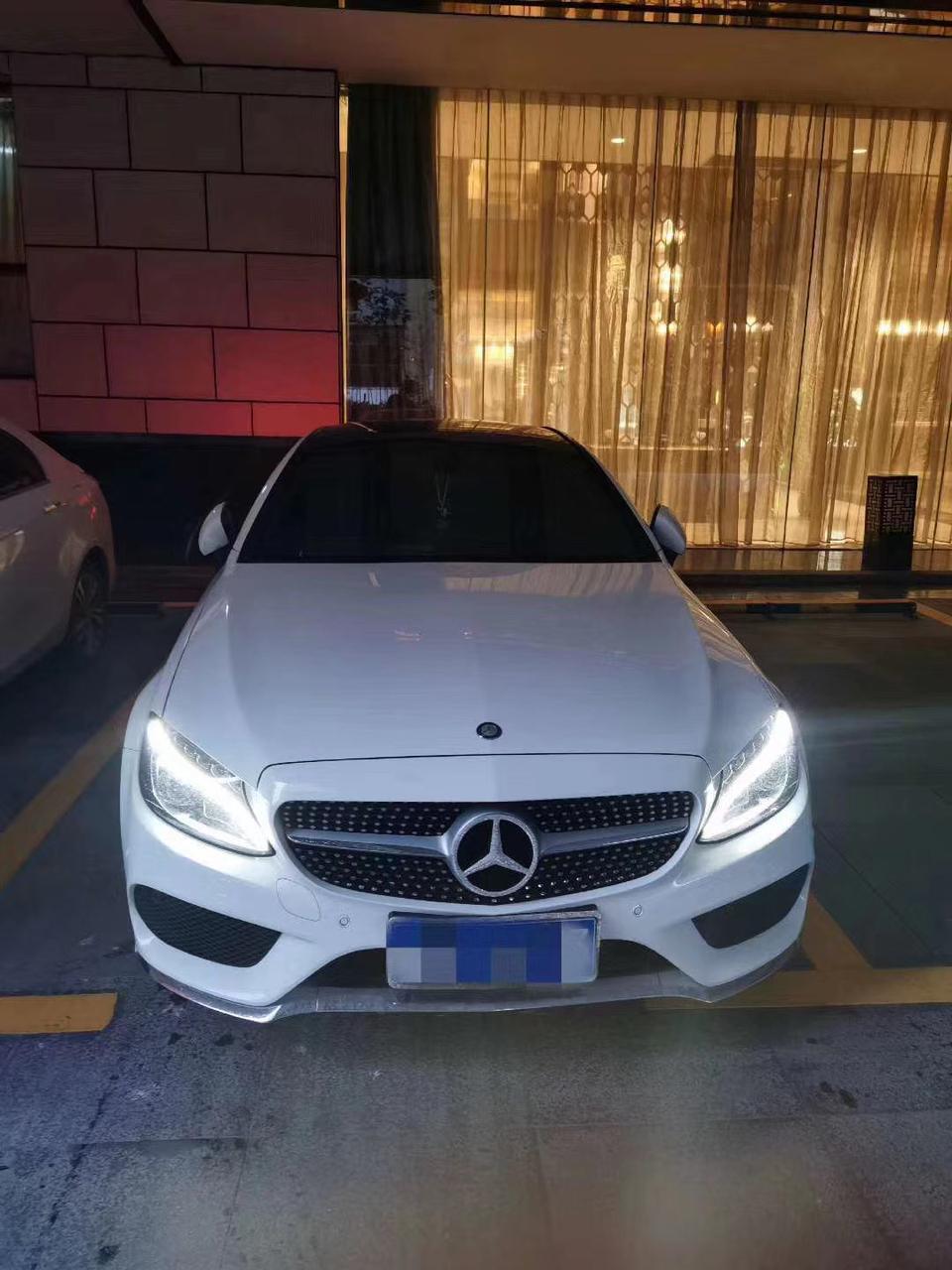 奔驰c级(进口)-最近物色到一款朋友换车准备转手的16年7月上牌，1.4万公里。   刚做完保养。 c coupe已经检测过?️任何问题没有维修过， 因为换车了，才卖掉的，不是故事车。想问下各位大佬.多少入手合适？