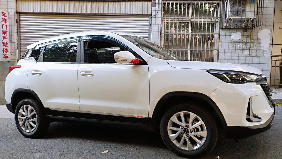 beijing·x3-我的爱车智达1.5T cvt荣耀款，2020.3.2提车，从提车刚开始表显百公里20L，开了700公里，上了一次高速，基本80-90公里，市区基本50-60公里，现在表显百公里9.2L,请问这款车油耗正常吗？首保后还会降点油耗吗？各位车友知道的给个解答。谢谢！