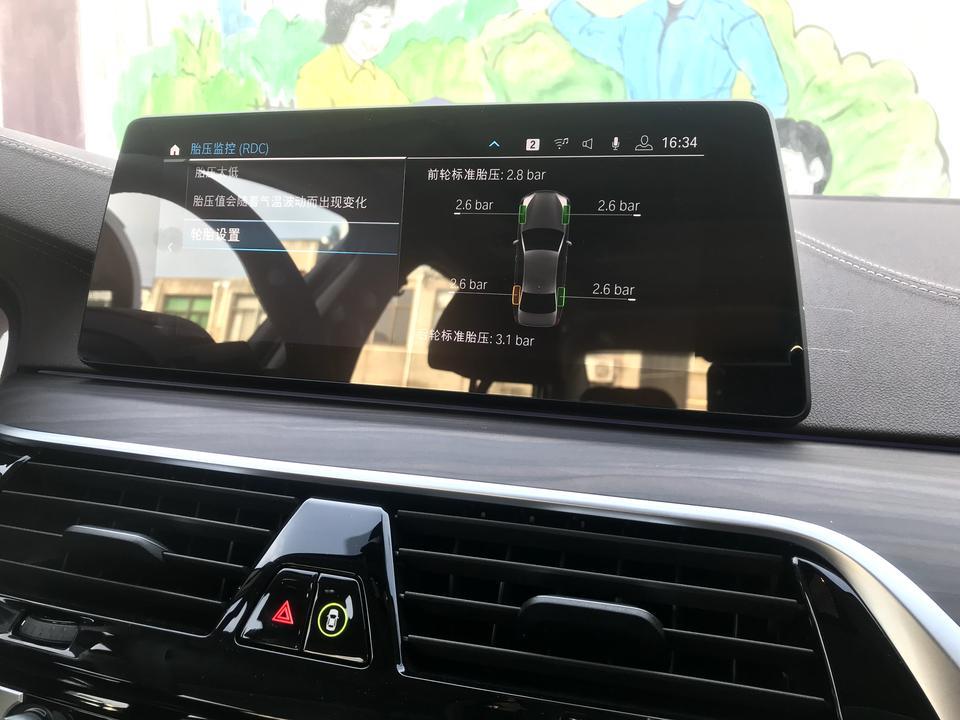 宝马5系phev-请问各位仁兄你们的胎压是多少？昨天交车给我全部是2.6，是不是过低了？谢谢大家！