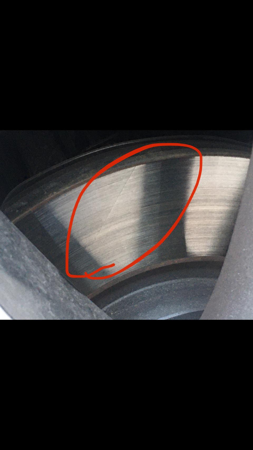 秦pro-提车半年 今天刚发现的 摸着是平的 碍事吗