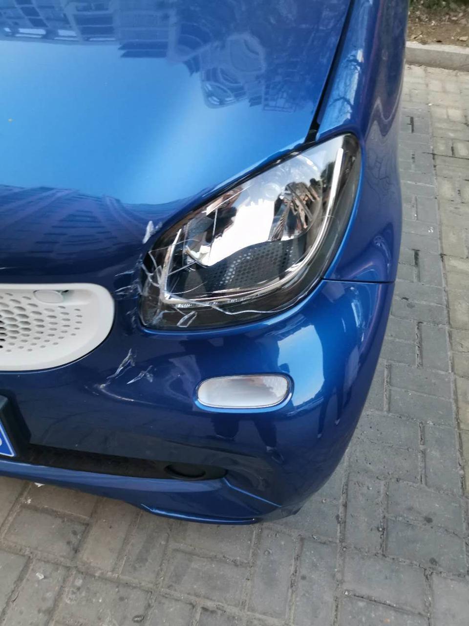 smart fortwo-这个车灯加车灯下面那一片维修需要多少钱？