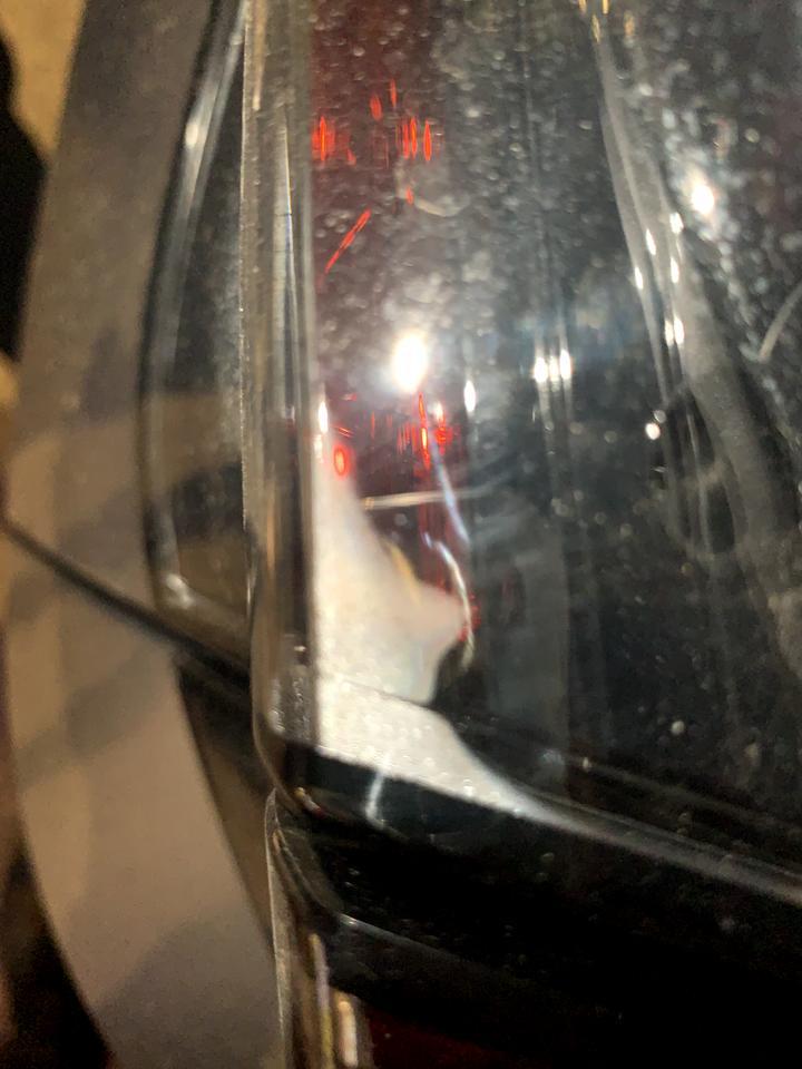奕炫-刚提车还没有一周，尾灯出现雾气，现在中段尾灯也有大量雾气，你们有这个情况吗，还有油耗问题现在车子400㎞不到 表油耗8.5L 实际油耗相差不大