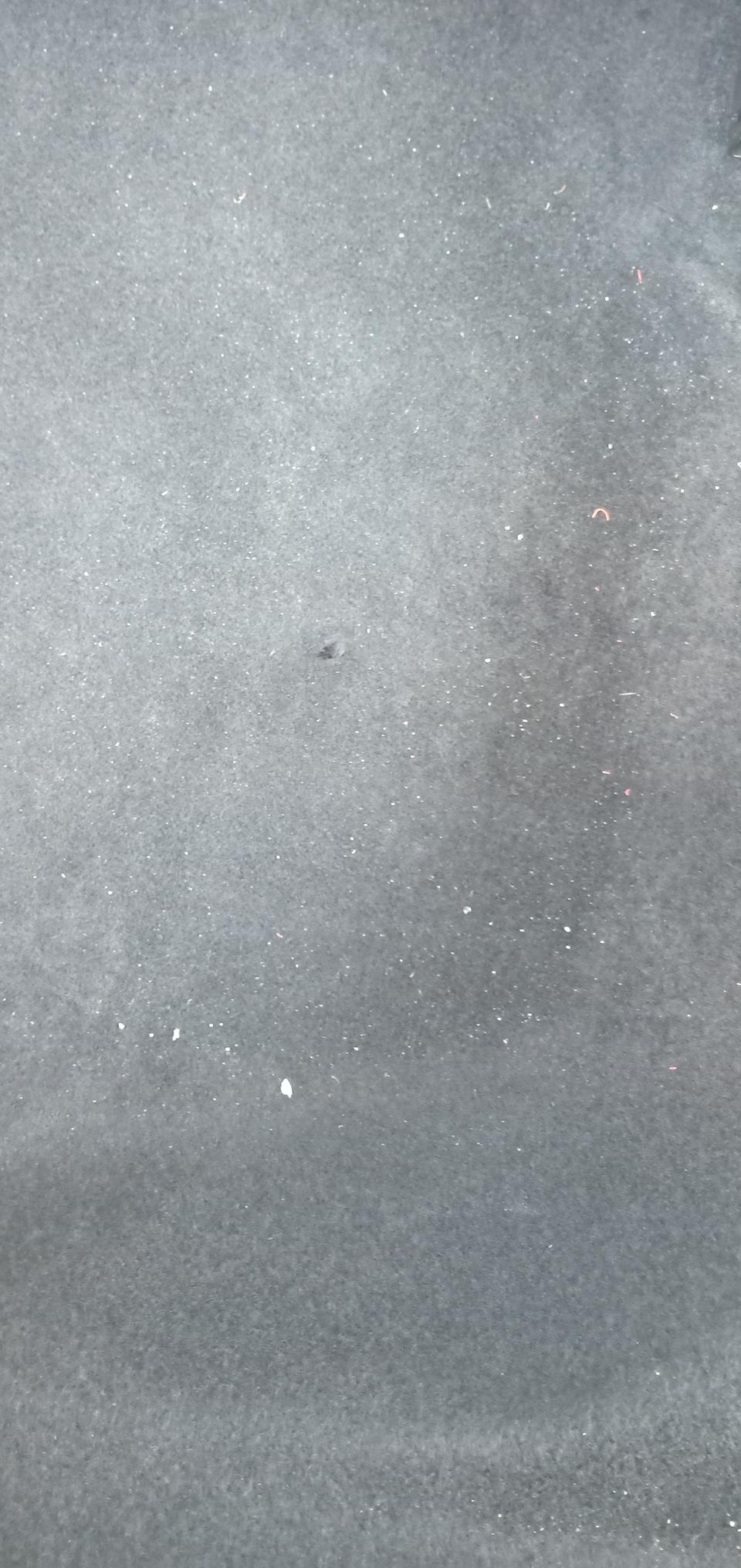 我的15年的昕锐后排地毯怎么有2个孔你们有没有？